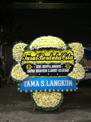 Papan Bunga Duka di Muara Sipongi
